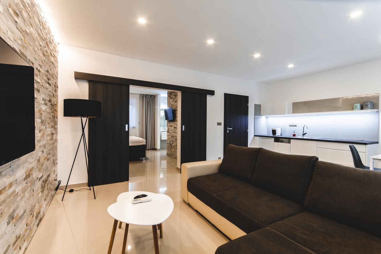 Silesia Residence Ostrava Kültér fotó A modern apartment