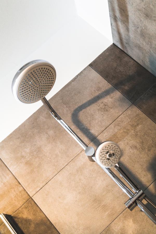 Silesia Residence Ostrava Kültér fotó A shower